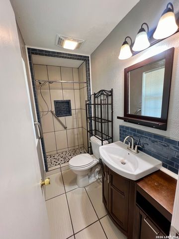 907 Big Bend Dr, Beeville, TX 78102