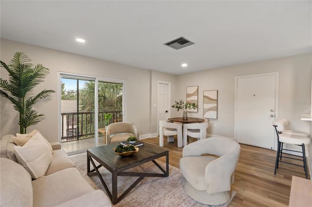 3848 N LAKE DRIVE 137, Tampa, FL 33614