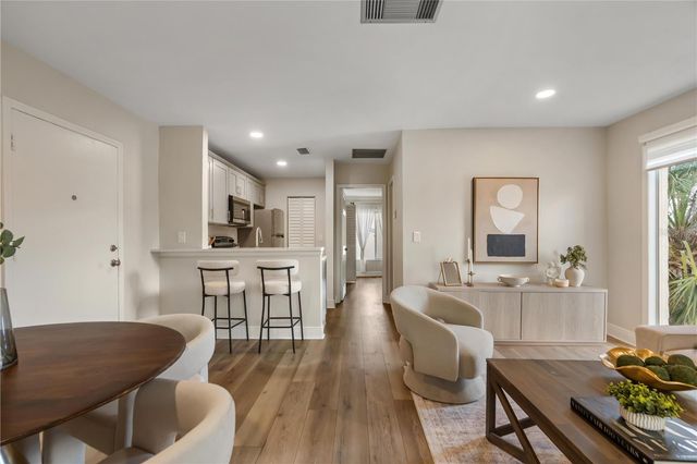 3848 N LAKE DRIVE 137, Tampa, FL 33614