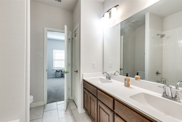 672 Harris Ridge Drive, Arlington, TX 76002