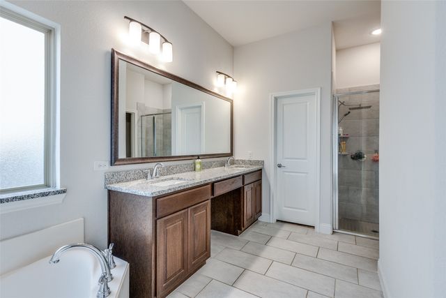 672 Harris Ridge Drive, Arlington, TX 76002