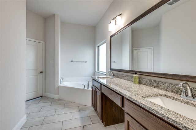 672 Harris Ridge Drive, Arlington, TX 76002