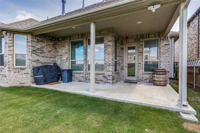 672 Harris Ridge Drive, Arlington, TX 76002