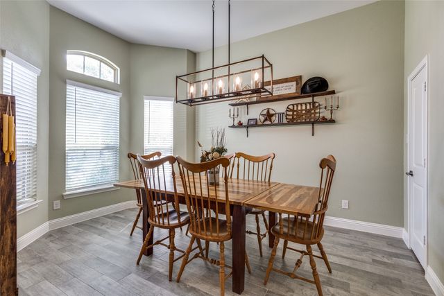 672 Harris Ridge Drive, Arlington, TX 76002