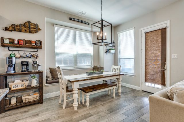 672 Harris Ridge Drive, Arlington, TX 76002