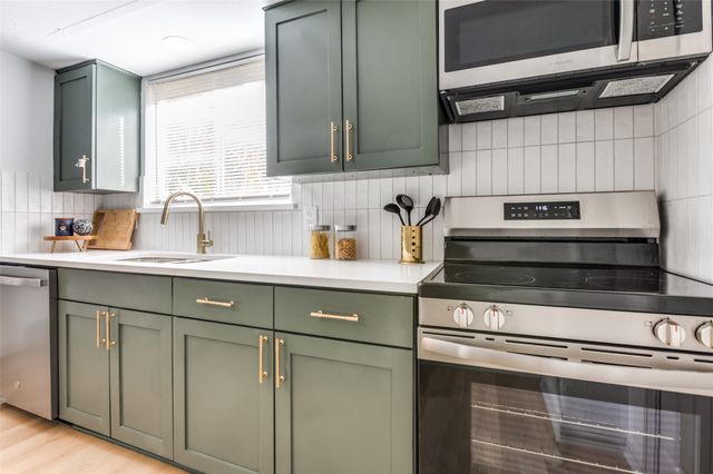 2702 Douglas Avenue 129, Dallas, TX 75219