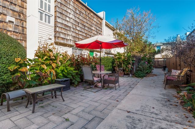 2702 Douglas Avenue 129, Dallas, TX 75219