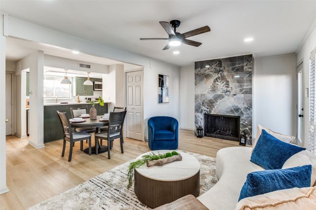 2702 Douglas Avenue 129, Dallas, TX 75219