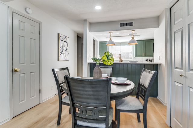 2702 Douglas Avenue 129, Dallas, TX 75219