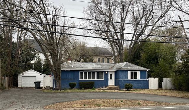 8106 FORT HUNT RD, Alexandria, VA 22308