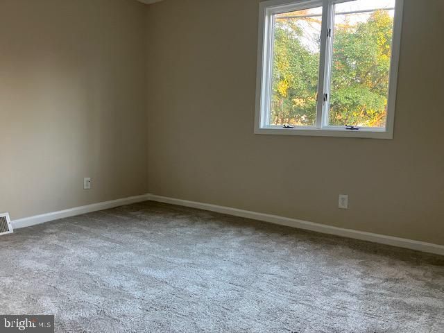 8106 FORT HUNT RD, Alexandria, VA 22308