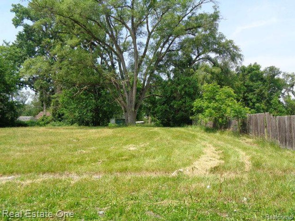 14605 Dacosta Street, Detroit, MI 48223