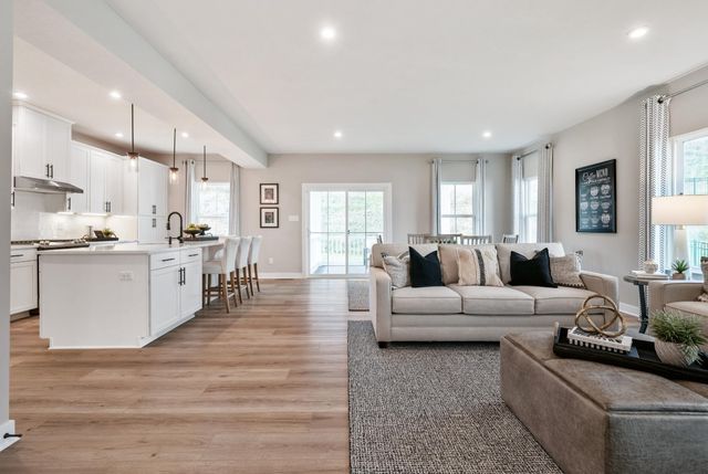 2718 Farm Field Lane, Hendersonville, TN 37075