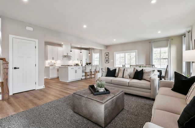 2718 Farm Field Lane, Hendersonville, TN 37075