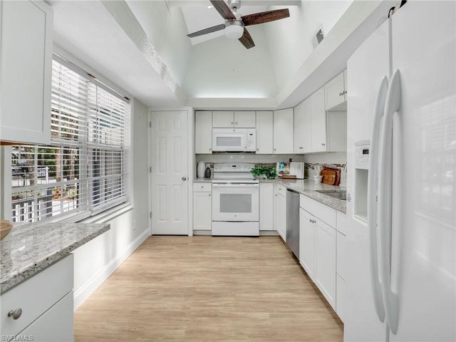 1492 La Petite CT, Naples, FL 34104