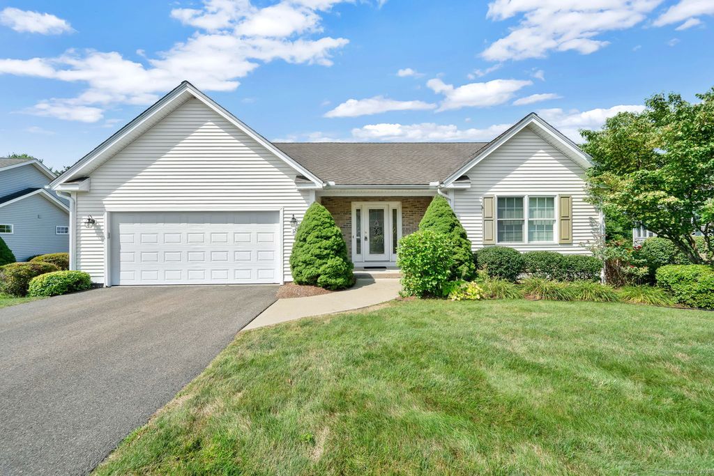 12 Shepard Lane 12, Enfield, CT 06082