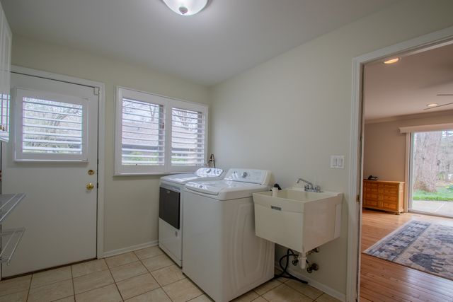 371 Red Oak Lane, Highland Park, IL 60035