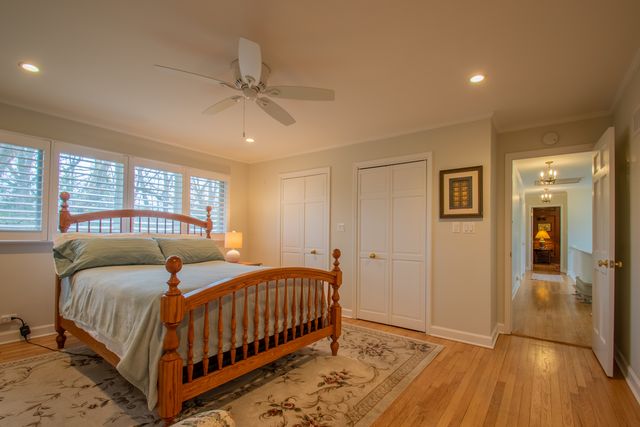 371 Red Oak Lane, Highland Park, IL 60035