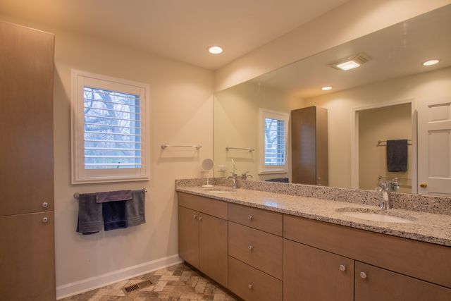 371 Red Oak Lane, Highland Park, IL 60035