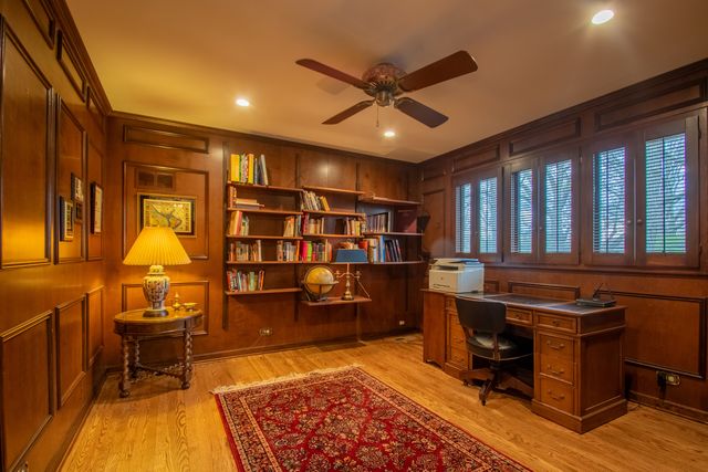 371 Red Oak Lane, Highland Park, IL 60035