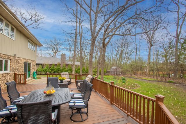 371 Red Oak Lane, Highland Park, IL 60035