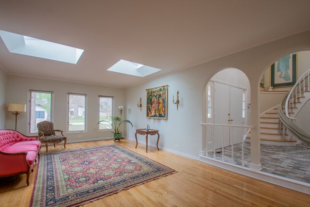 371 Red Oak Lane, Highland Park, IL 60035