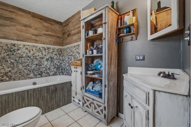 104 41st Street, Vienna, WV 26105