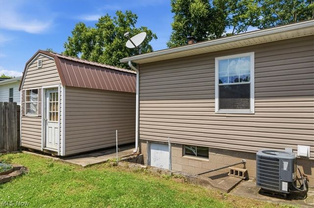 104 41st Street, Vienna, WV 26105