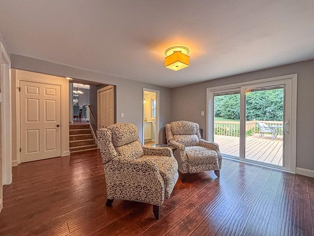 N51W16590 Fair Oak COURT, Menomonee Falls, WI 53051
