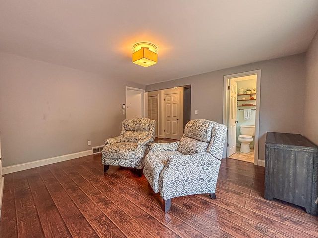 N51W16590 Fair Oak COURT, Menomonee Falls, WI 53051