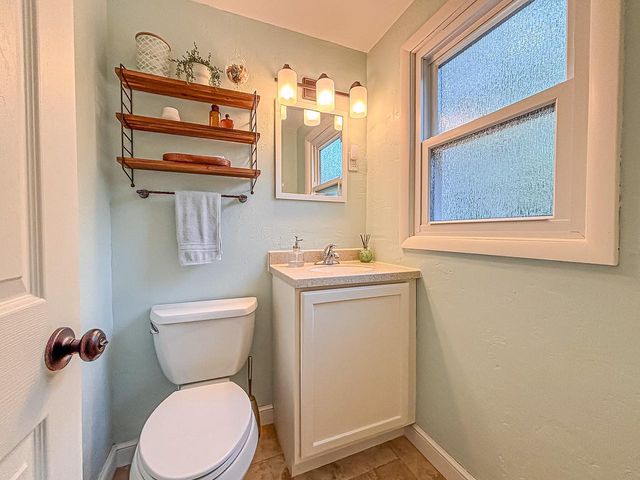 N51W16590 Fair Oak COURT, Menomonee Falls, WI 53051