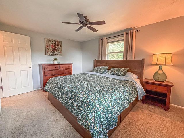 N51W16590 Fair Oak COURT, Menomonee Falls, WI 53051