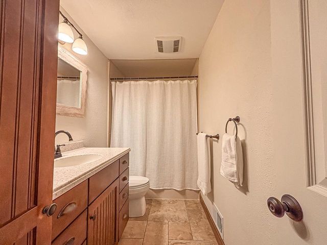 N51W16590 Fair Oak COURT, Menomonee Falls, WI 53051