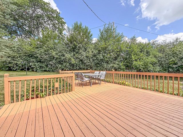 N51W16590 Fair Oak COURT, Menomonee Falls, WI 53051