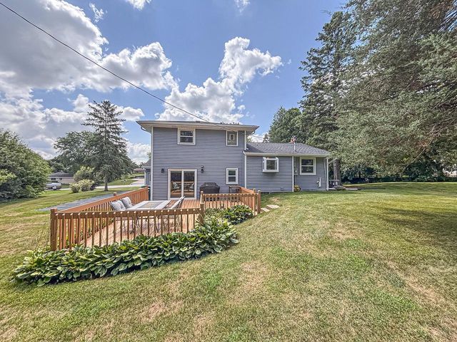 N51W16590 Fair Oak COURT, Menomonee Falls, WI 53051