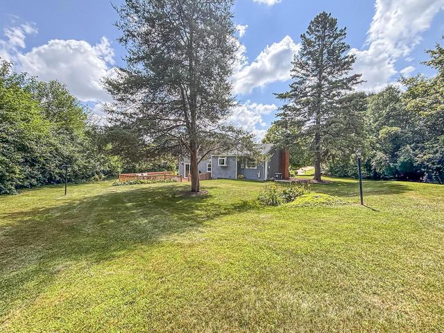 N51W16590 Fair Oak COURT, Menomonee Falls, WI 53051
