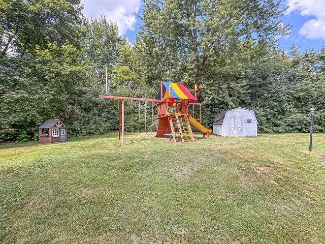 N51W16590 Fair Oak COURT, Menomonee Falls, WI 53051