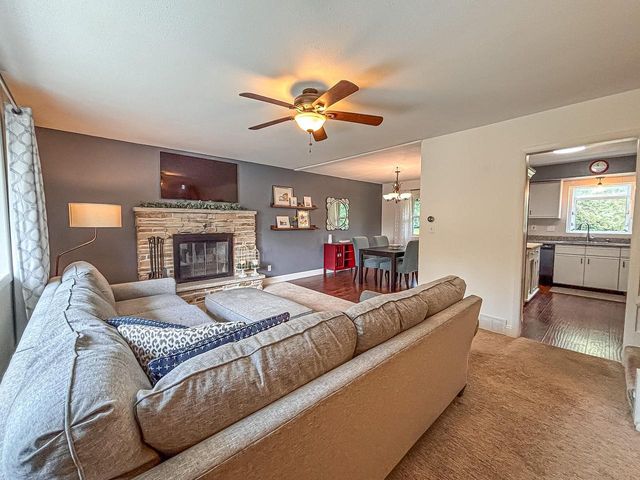 N51W16590 Fair Oak COURT, Menomonee Falls, WI 53051