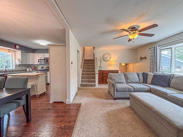 N51W16590 Fair Oak COURT, Menomonee Falls, WI 53051