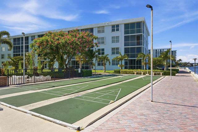 2008 S Federal Highway 101, Boynton Beach, FL 33435