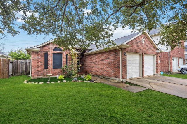 3947 Teal Run Meadows Drive, Fresno, TX 77545