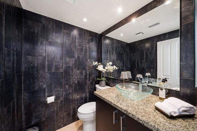 370 Cypress Point Drive, Palm Desert, CA 92211