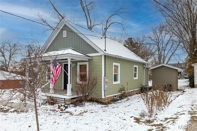 1311 Center Street, Hillsboro, IL 62049