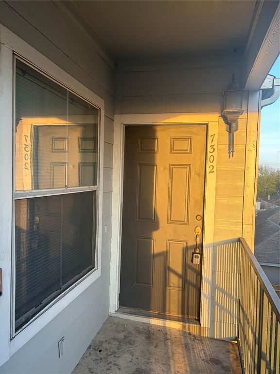 6289 Wilcrest Drive 7302, Houston, TX 77072