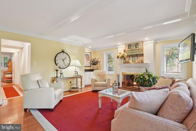 1507 LAUREL HILL RD, Vienna, VA 22182