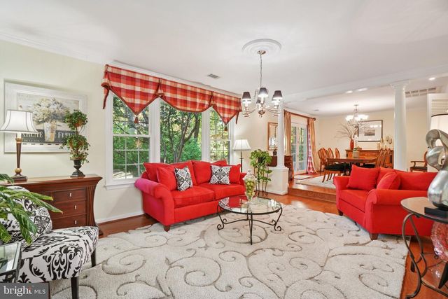 1507 LAUREL HILL RD, Vienna, VA 22182