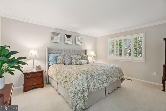 1507 LAUREL HILL RD, Vienna, VA 22182