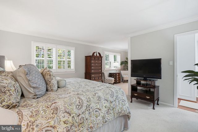 1507 LAUREL HILL RD, Vienna, VA 22182