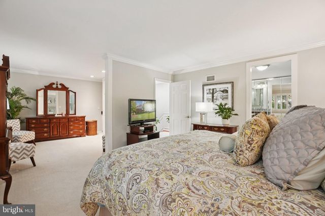 1507 LAUREL HILL RD, Vienna, VA 22182