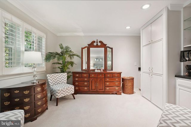 1507 LAUREL HILL RD, Vienna, VA 22182